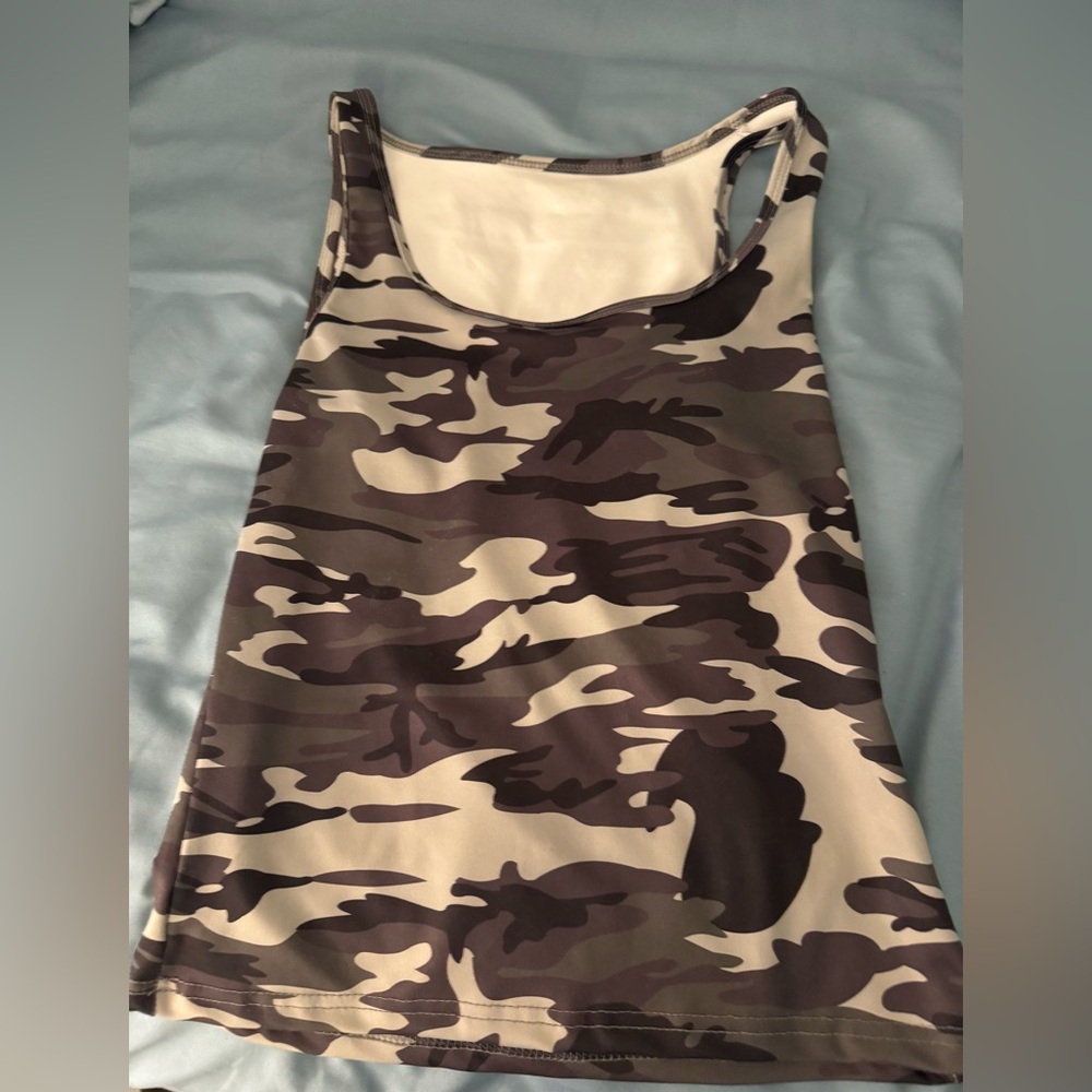 NWOT Camo Tank Top. Medium